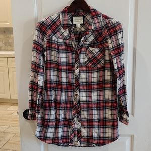 Forever 21. Plaid flannel long button up shirt. Size M